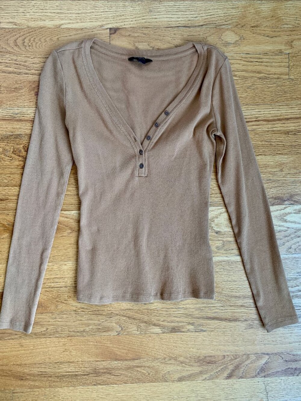 Like New XXS Banana Republic Camel Long-Sleeve Henley Top
